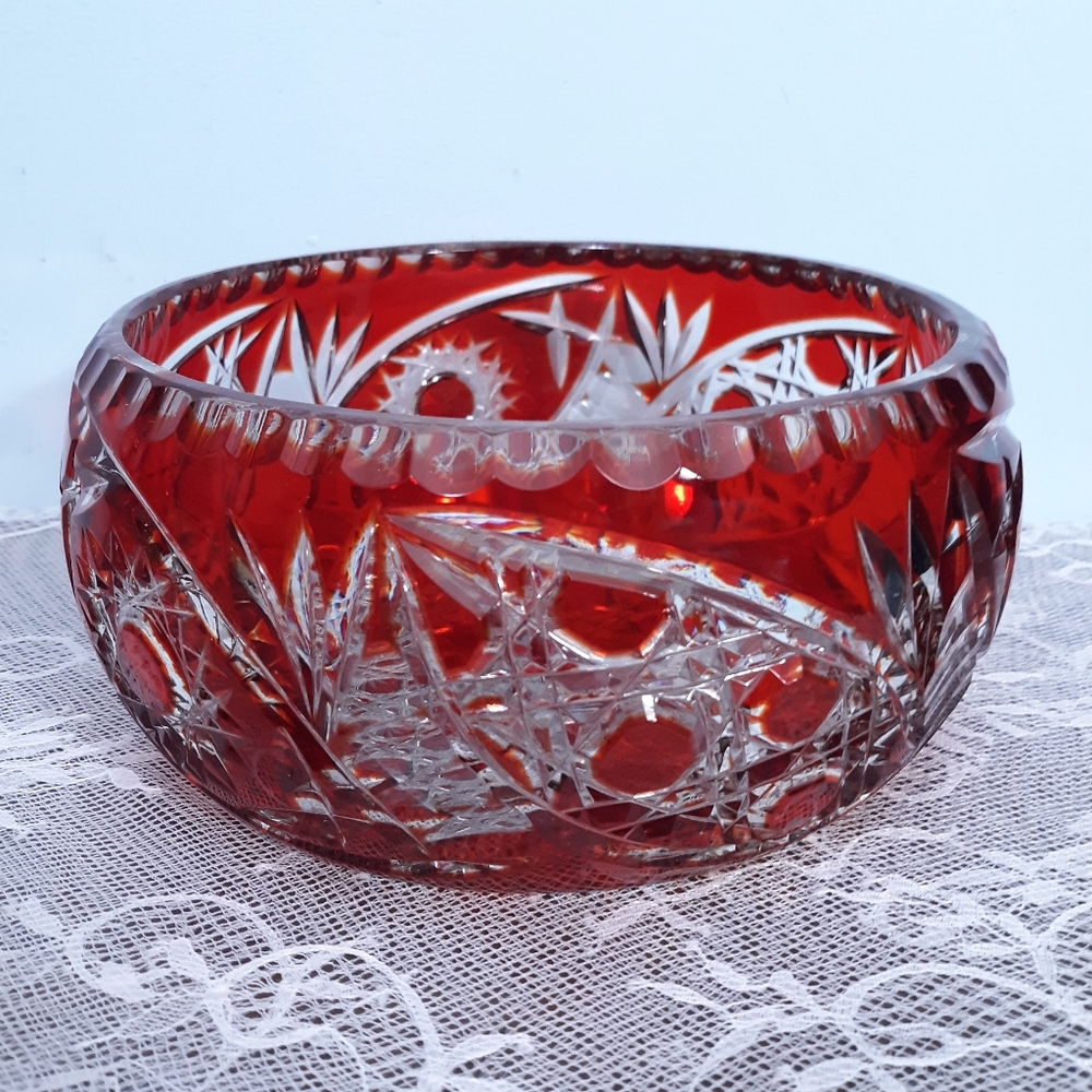 Large Ruby Red Cut to Clear Crystal Glass Centerpiece Bowl for Entertaining - Picture 4 of 16
